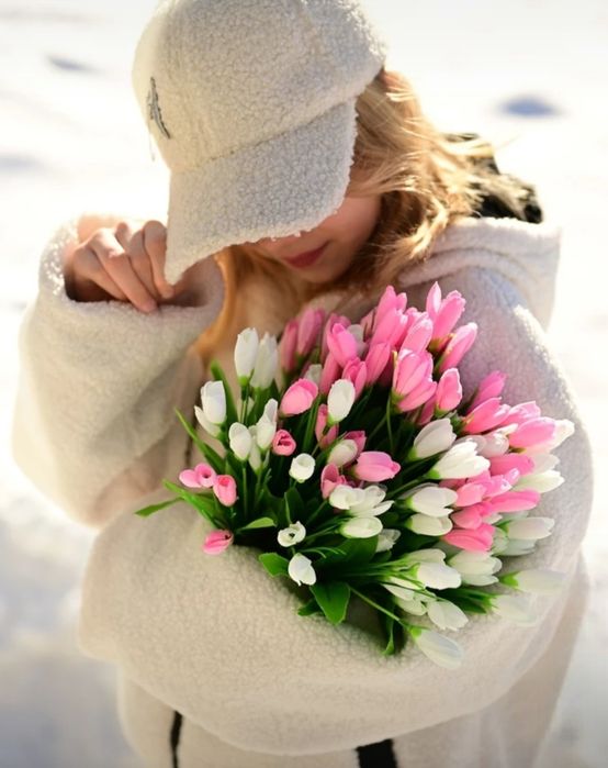 Цветы тюльпаны искусственные в корзине