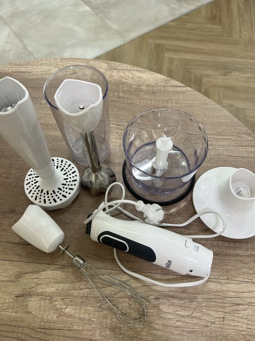 Блендер Braun с разными насадками