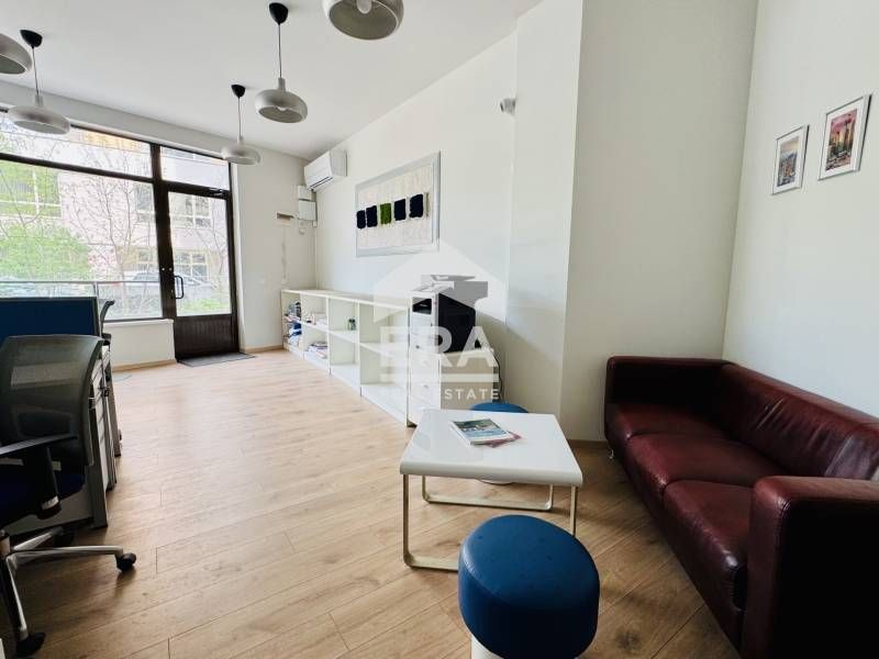 Модерен и напълно оборудван офис под наем в кв. Полигона