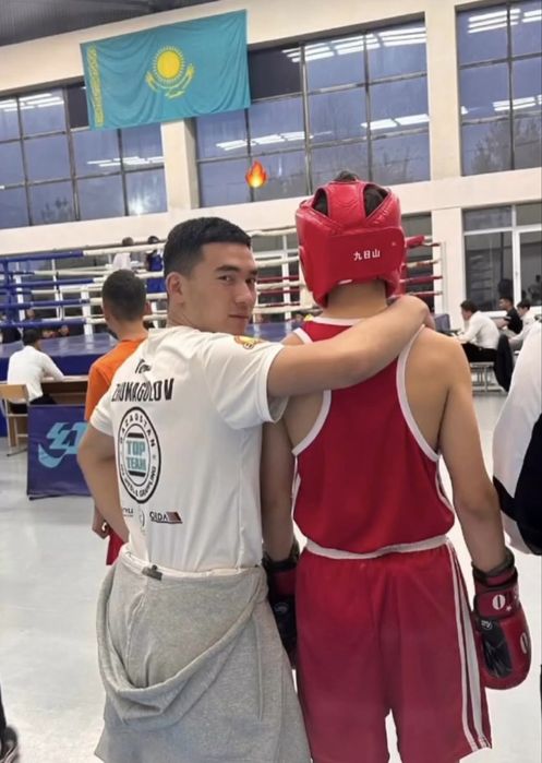 Записываемся на бокс ! Стань сильнее