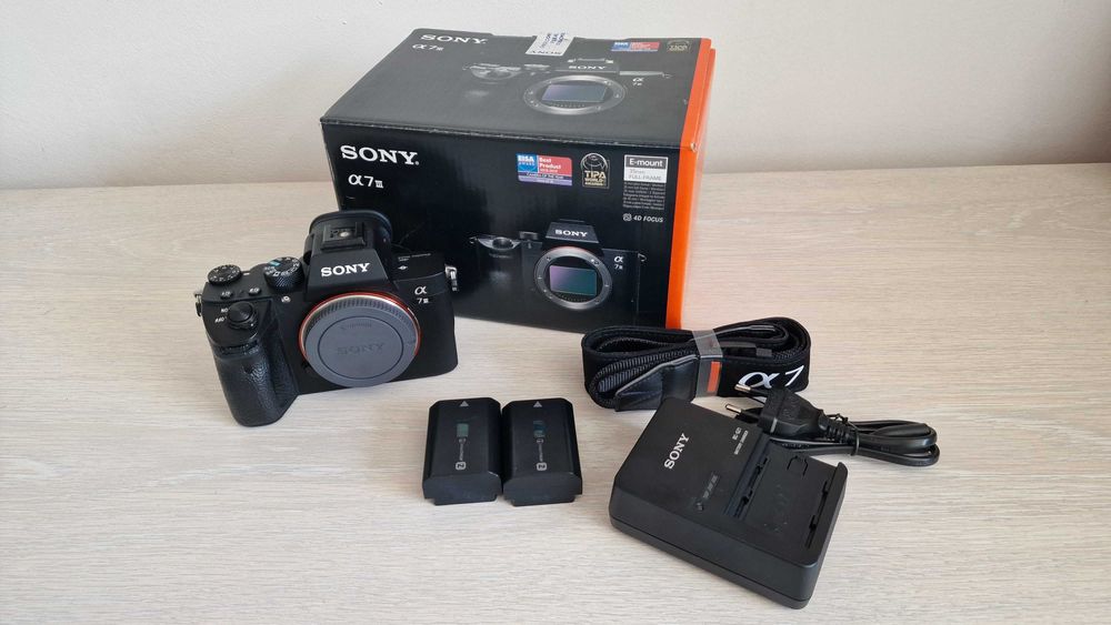 Vând Sony A7 III