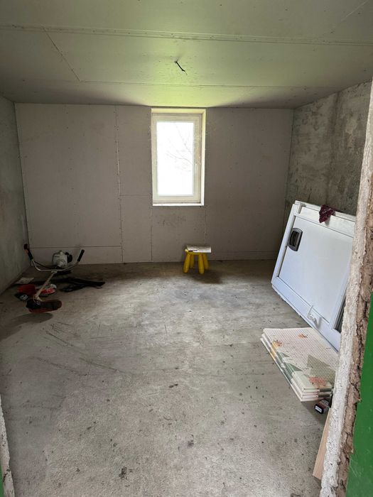 Teren intravilan cu casa batraneasca in vatra satului Dragsina