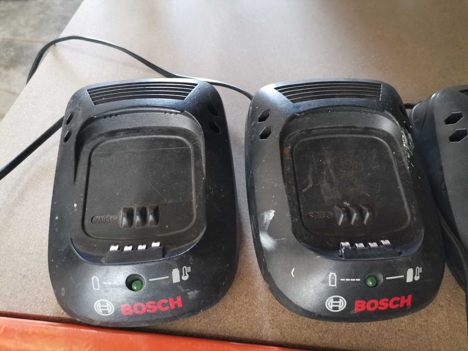 Зарядно -  Bosch / Li-ion 10,8V - 21,6V