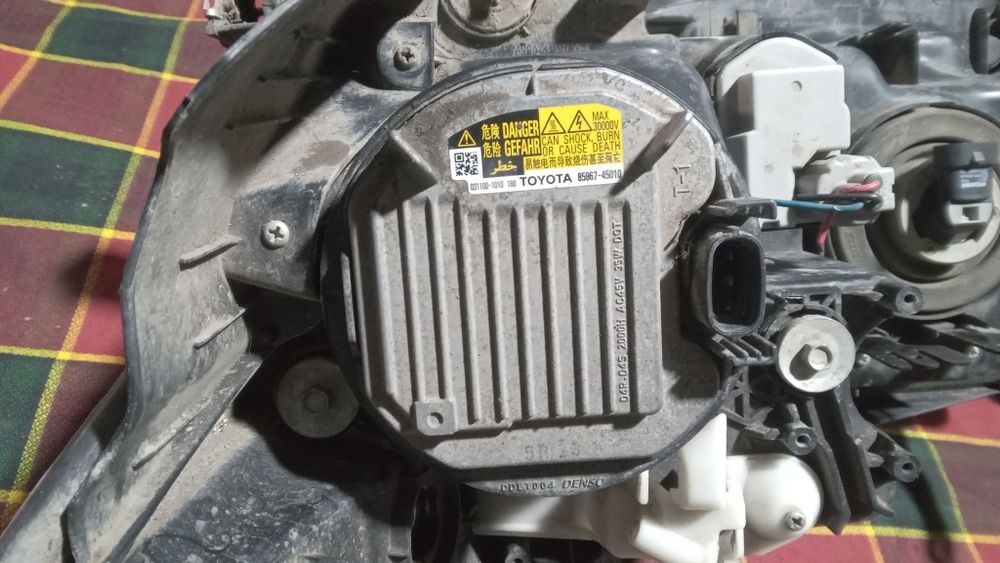 Продам фары Lend Cruiser 200