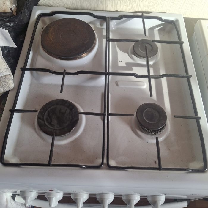 Продам газ плиту
