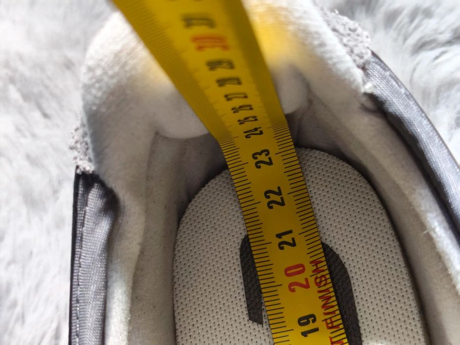 New Balance 327 gri închis cu logo alb mărimea 36.5 noi originali