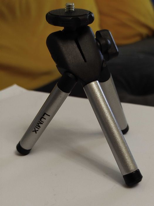 Мини статив Мини трипод mini tripod за камера или телефон
