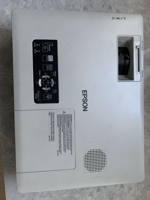 Продается отличный проетор EPSON