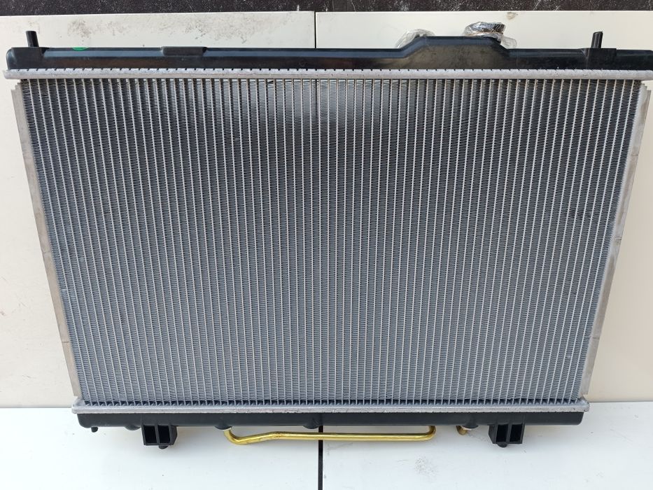 Радиатор охлаждения Toyota Ipsum