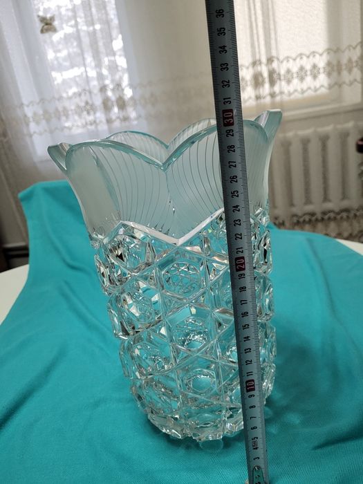 Продаются хрустальные вазы