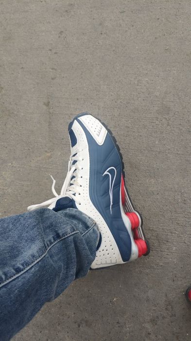 Продается крассовки NIKE