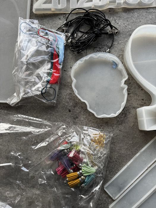 Matrite silicon  si accesorii pentru rasina.