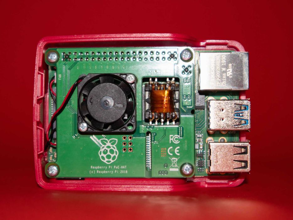 Raspberry Pi 4 Model B 2GB Комплект, PoE Hat, 64GB MicroSD, Охладител, Оригинална Кутия