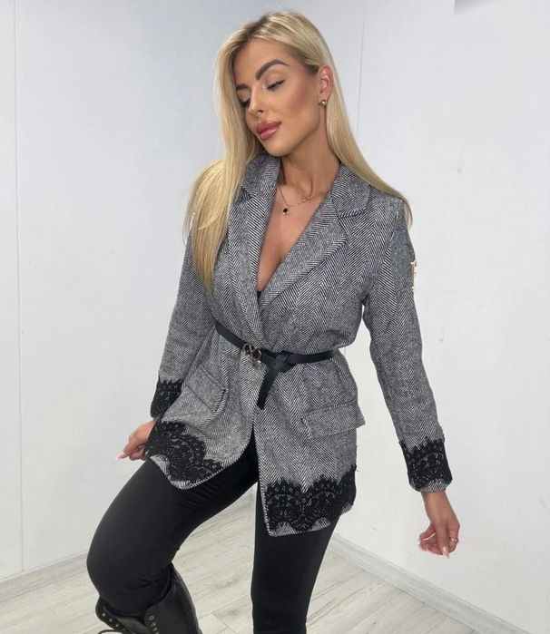 Блейзър с дантела