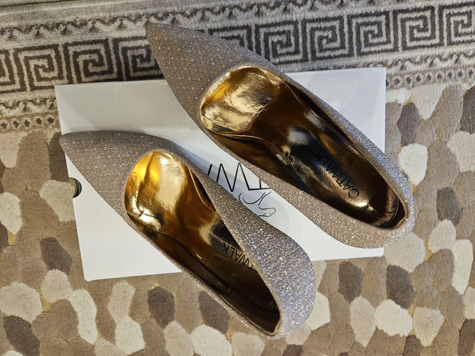 Обувки пепел от рози 38р розово висок ток