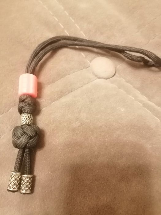 Светящийся брелок.