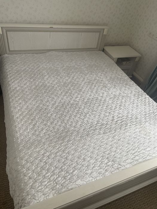 Продам спальный гарнитур