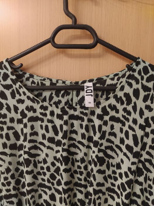 Дамска рокля с воали