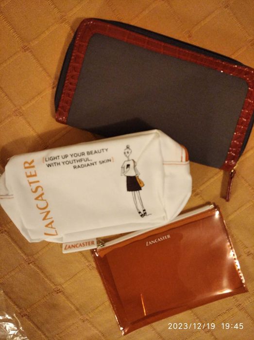 Clarins , Biotherm, Lancaster, Bulgaria козметични чантички