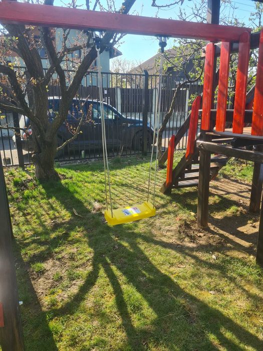 Vand loc de joaca pentru copii