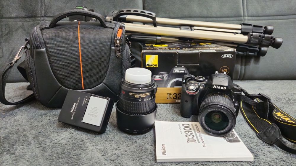 Nikon D3300 cu 2 obiective+ geantă și trepied