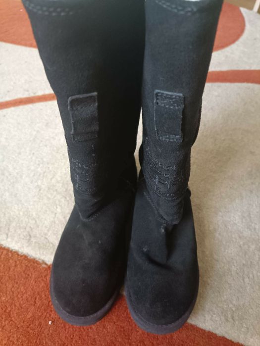 Cizme Esprit îmblănite.