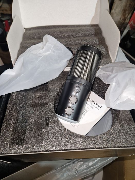 Microfon dextop nefolosit