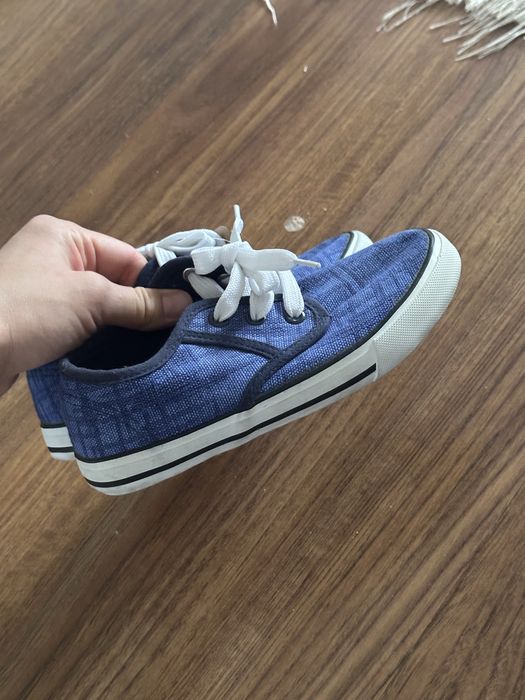 Кроссовки на мальчика