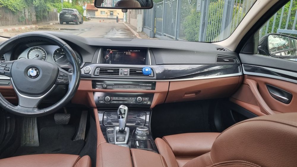 BMW 520XD 2017 Panoramic Trapa Xenon HUD Piele