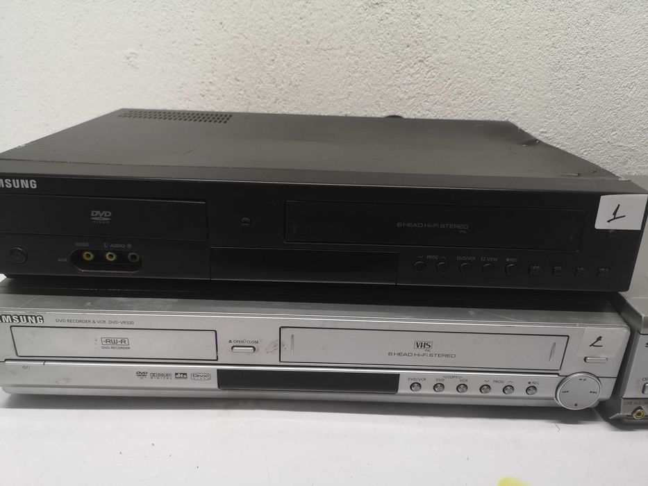 DVD/Video Player / Samsung / Sharp