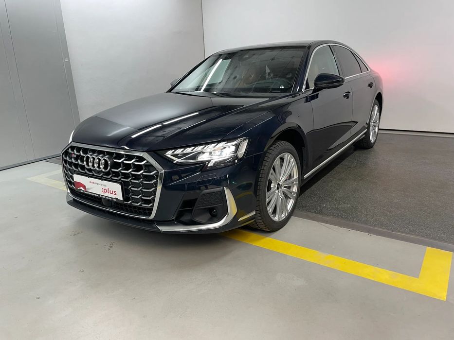 Audi S8 MatrixLEDDigital,Discuri frana ceramice,Predictive active air suspensi