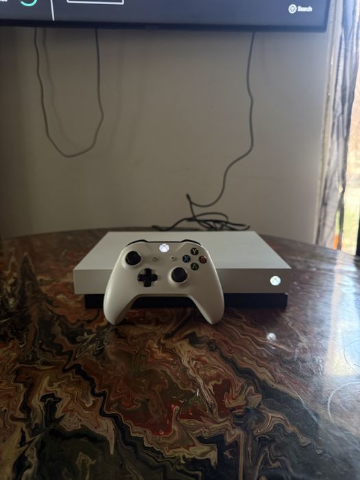 Vand Xbox one x 1TB