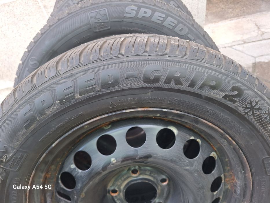 4бр 215/60/16 Semperit