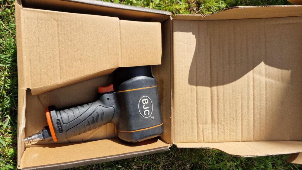 Пневматичен ударен гайковерт BJC 1/2" 1500Nm