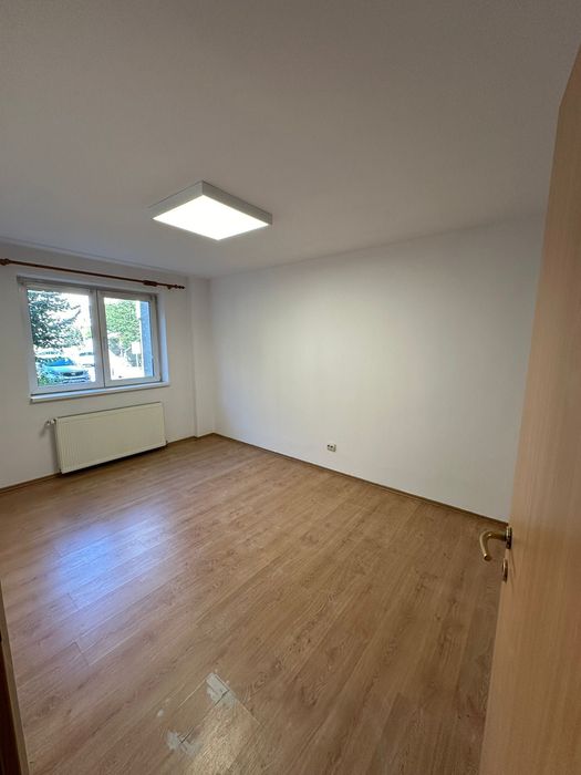 Apartament cu 3 camere, parter cu acces din exterior