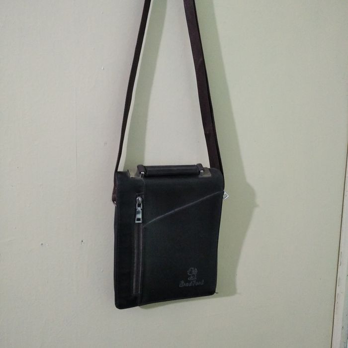 Продам кожаные сумки.