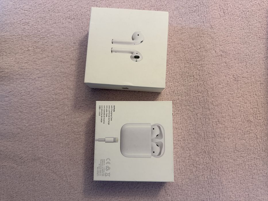 Продам Airpods 1