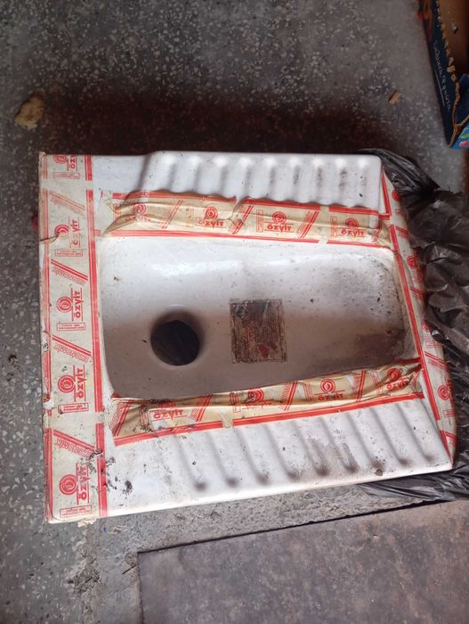 Лично предаване!!Клекало за тоалетна порцеланова