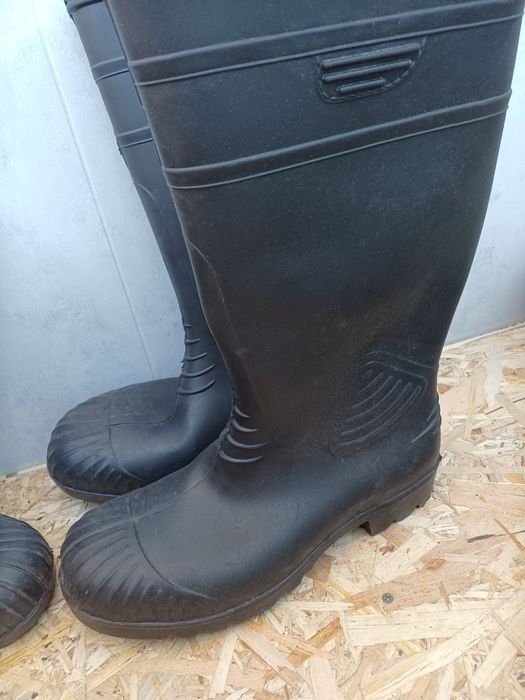 Продам спец обувь