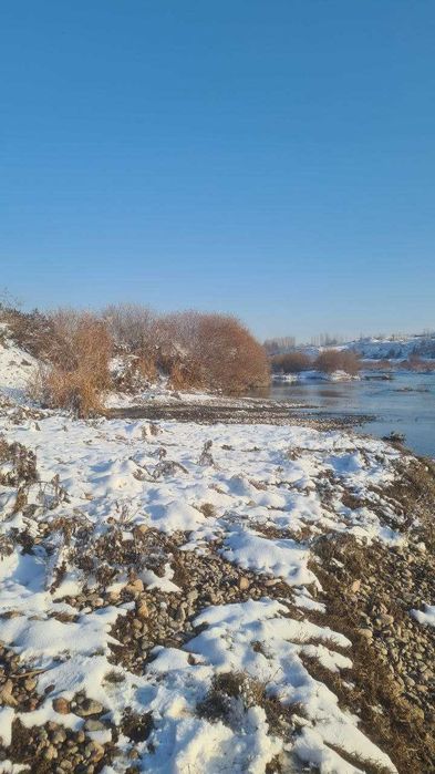 Продается 4гектара на берегу реки на Ташморе