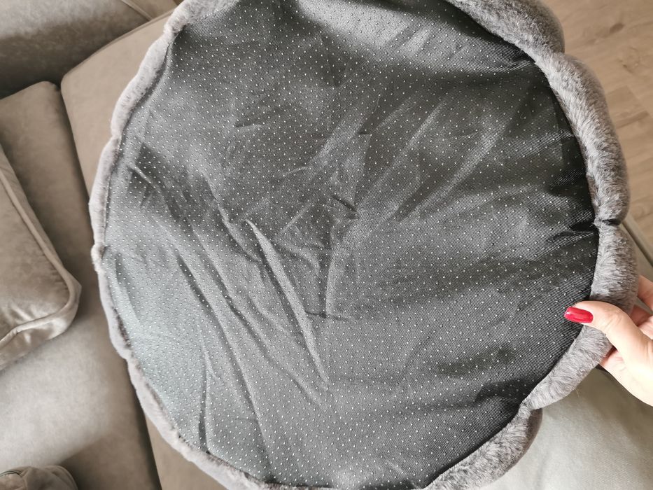 Плюшевый домик для питомца