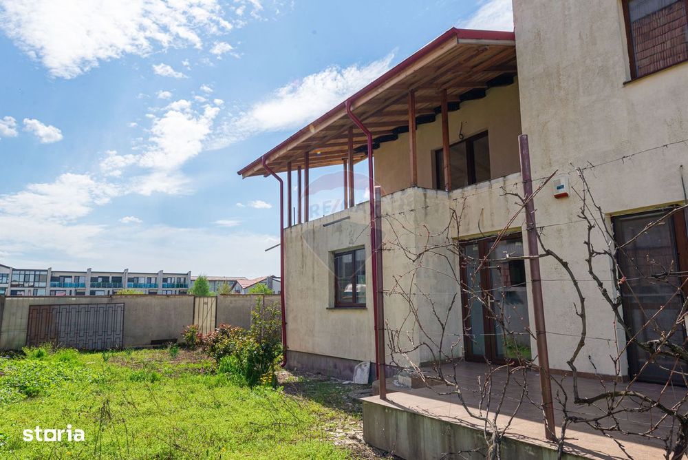 De vanzare casa + hala, teren 580mp, ideala business/service auto