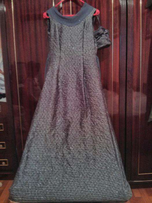 Rochie eleganta, pe corp