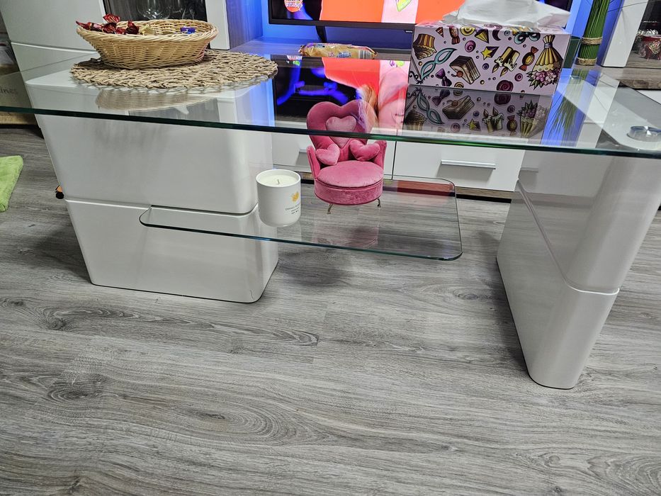masuta cafea living.Achizitionata de la kika,cu un designe f placut