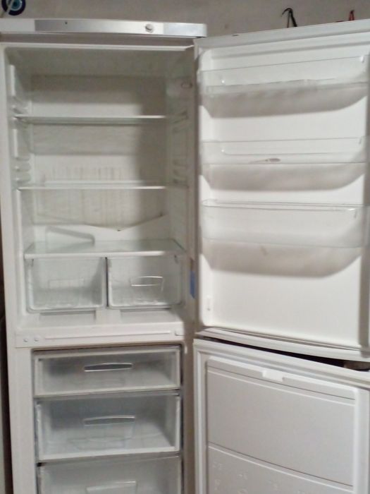 Холодильник не сломаный