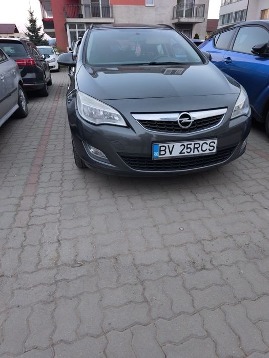 Opel Astra J Sports Tourer (Break) | 2012
