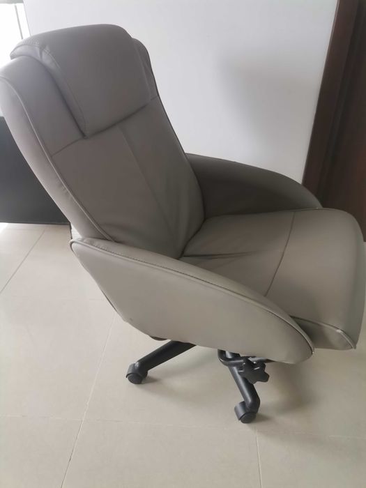 Офис столове сиви