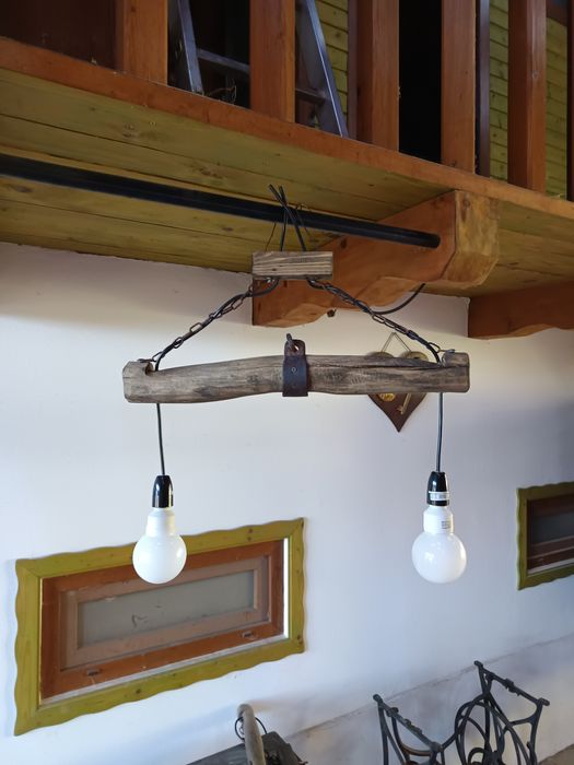 Lustra, lampa artizanala din cruce de caruta și veioza