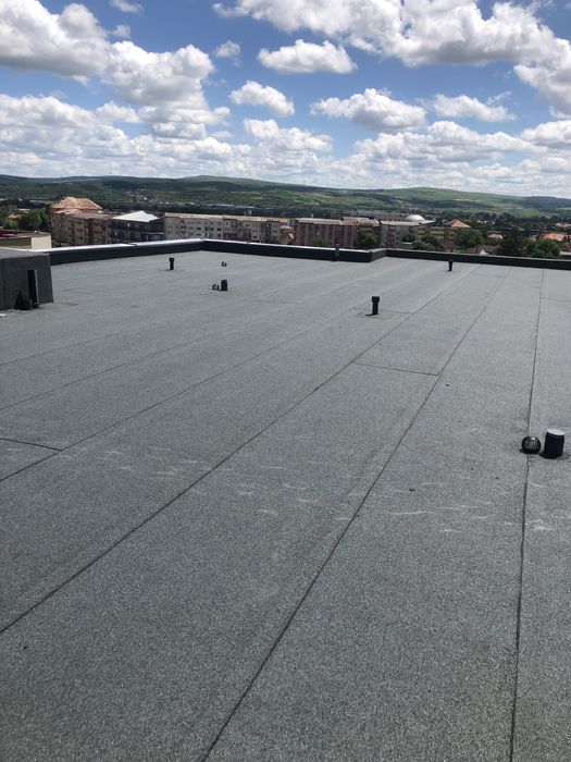 Reparatii acoperisuri /hidroizolatii /jgheaburi fara imbinare/Bilka