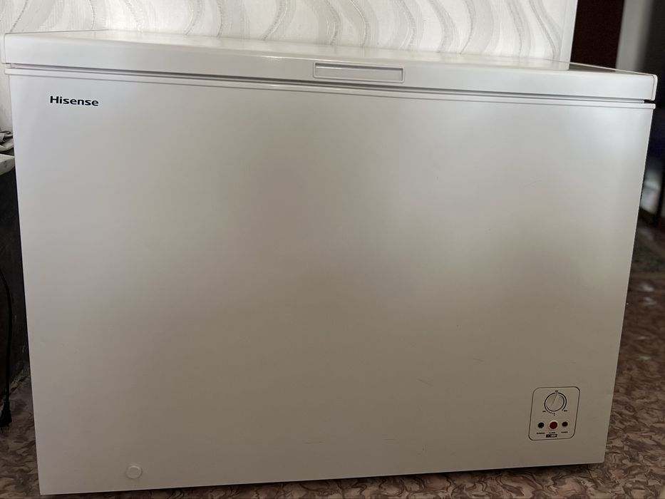 Морозильник Hisense  306 л белый